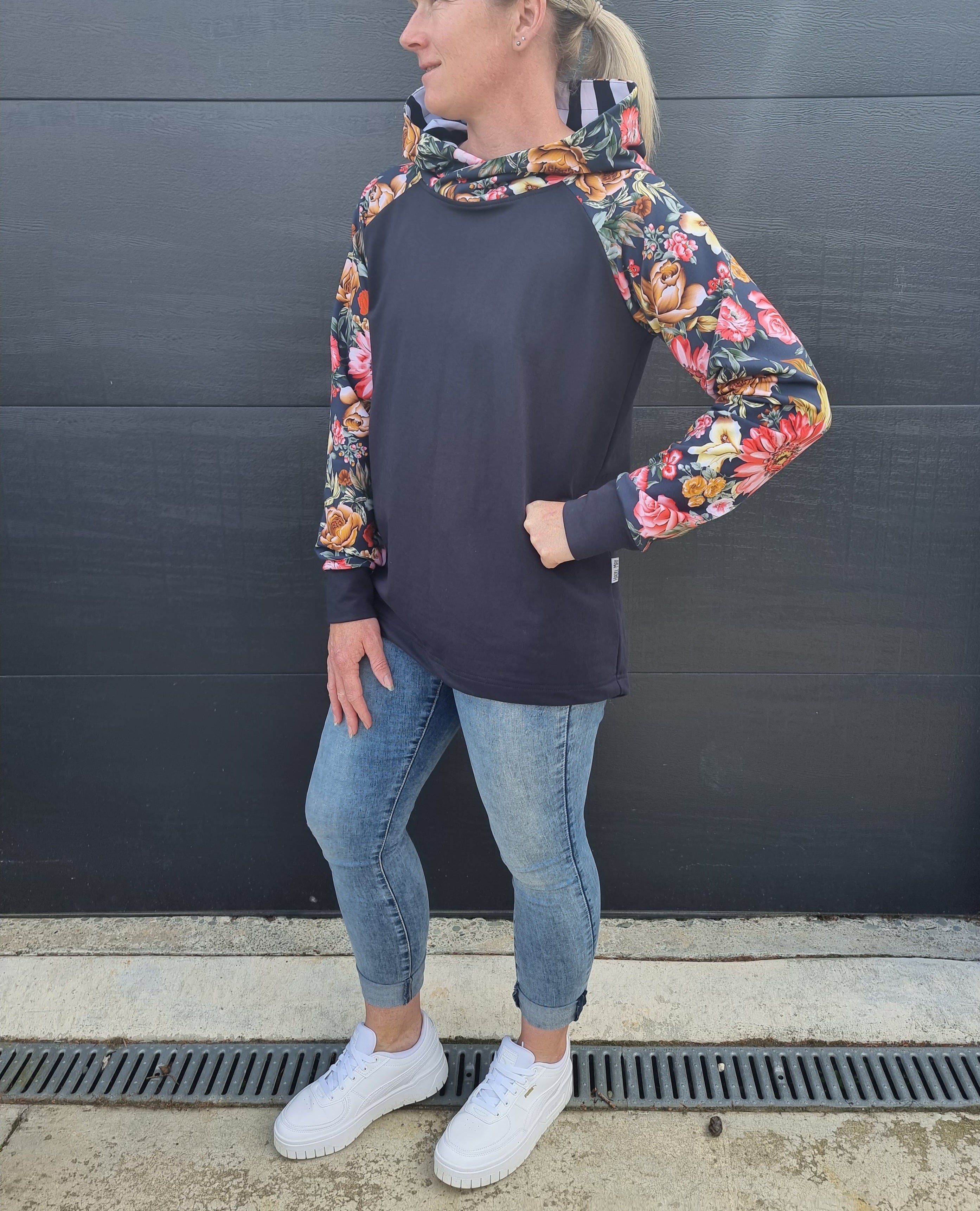 Meila hoodie - Navy/floral/stripe