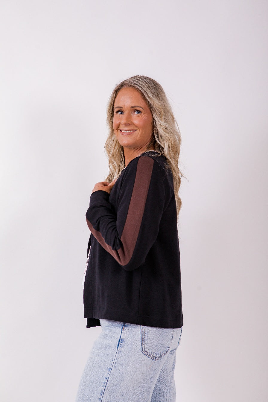 Short curve neck cardi - Blk/choc