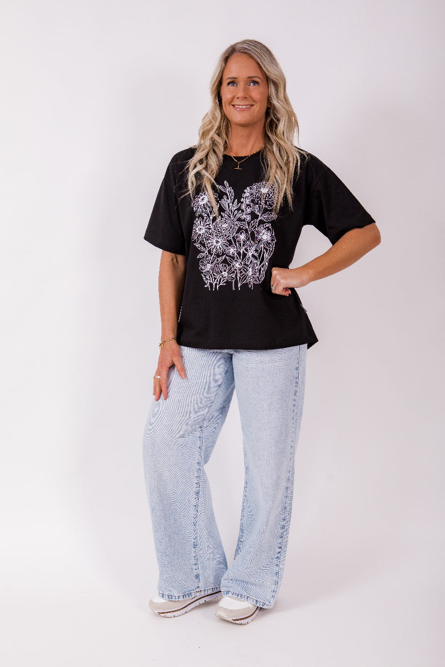 Boxy Tee - Blk/white line floral