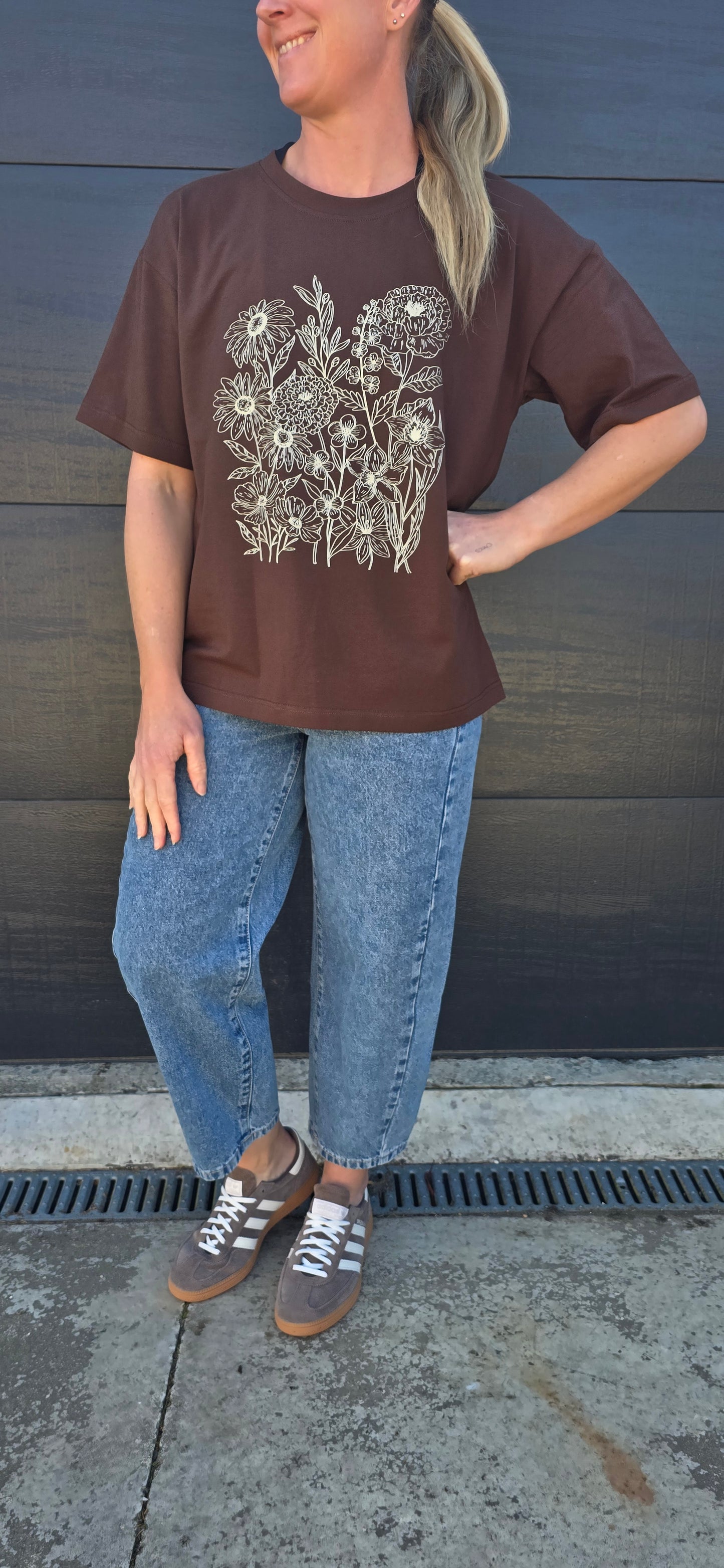 Boxy Tee - Chocolate/cream line floral