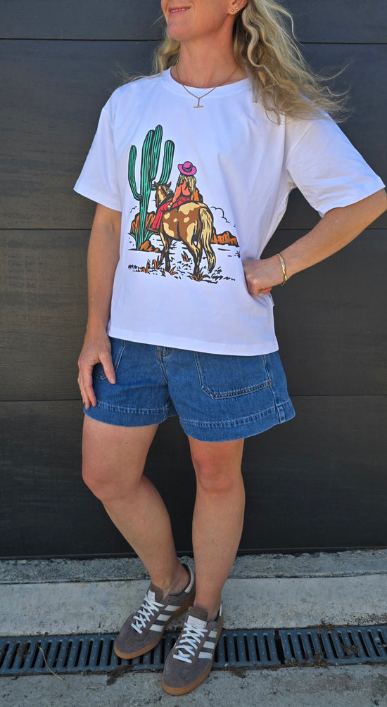 Boxy Tee - white/riding into sunset