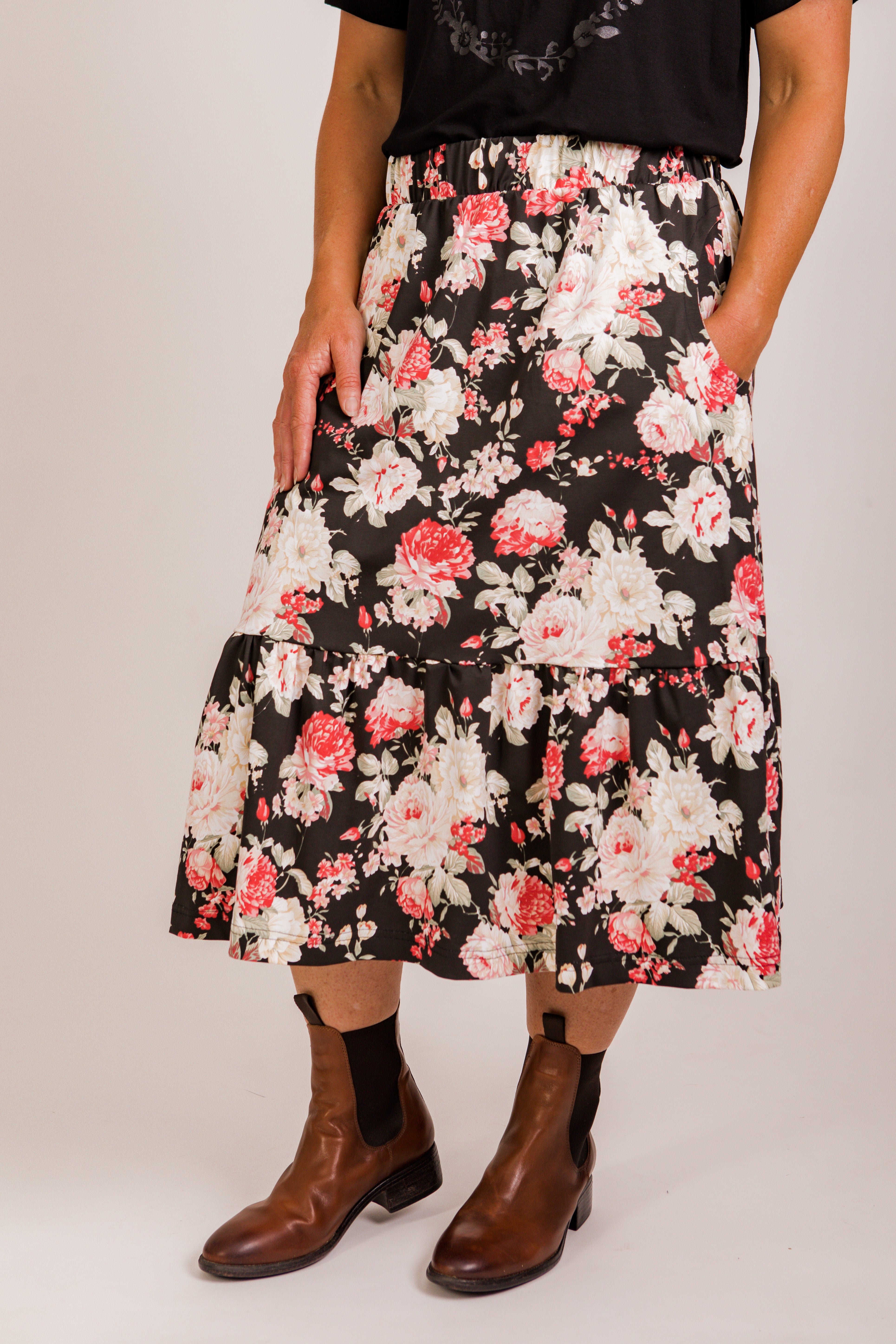 Harriet skirt - knit black floral