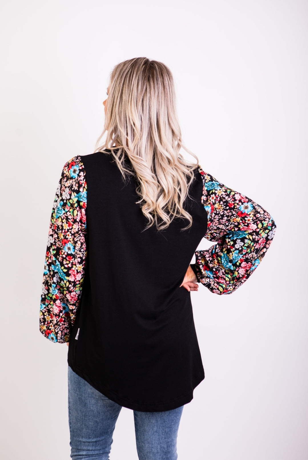 Lisa top - Black & garden floral