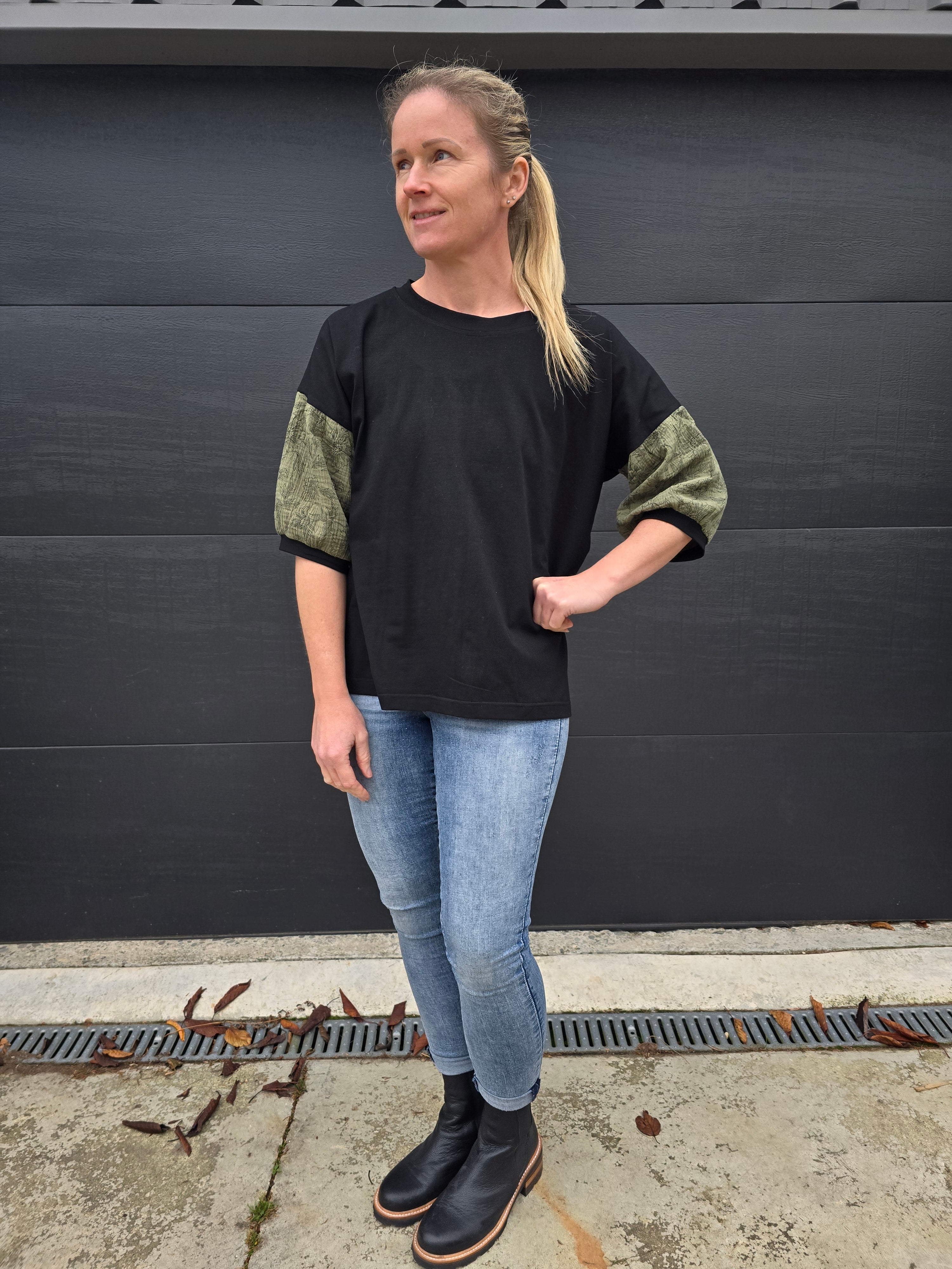 Peony Top- Black & khaki floral