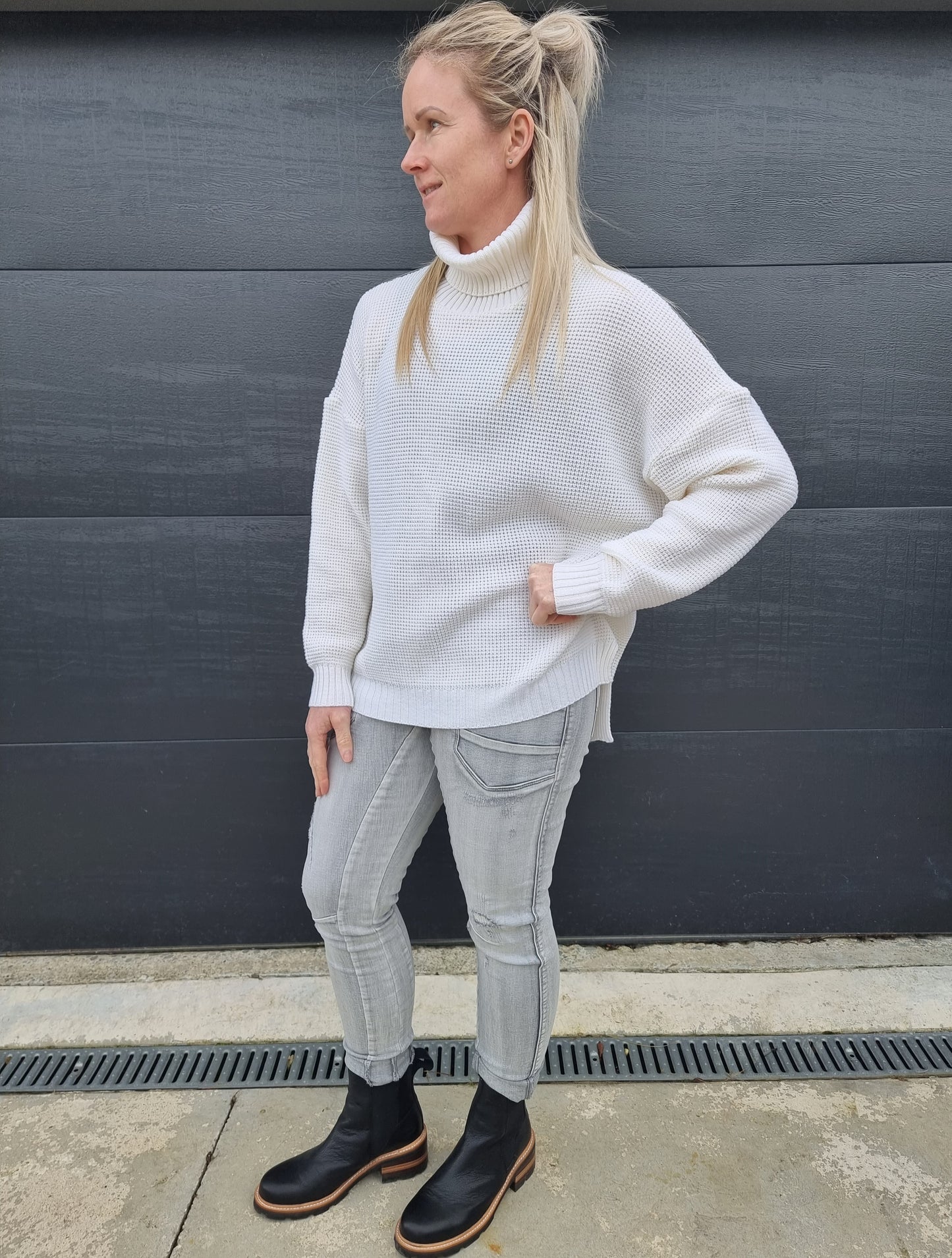 Merino waffle knit jumper - off white